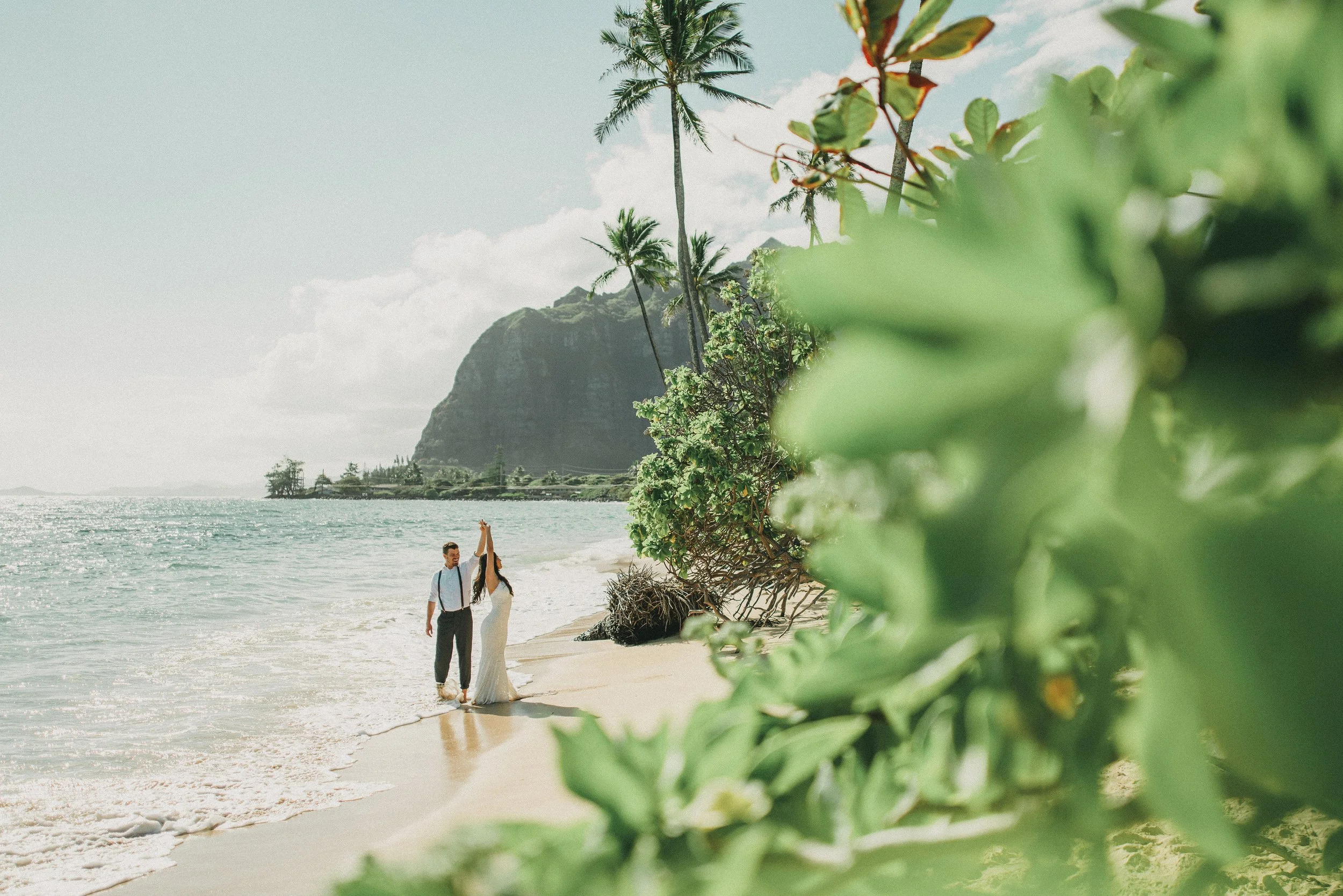tropical-kaaawa-beach-wedding-shoot (108).jpg