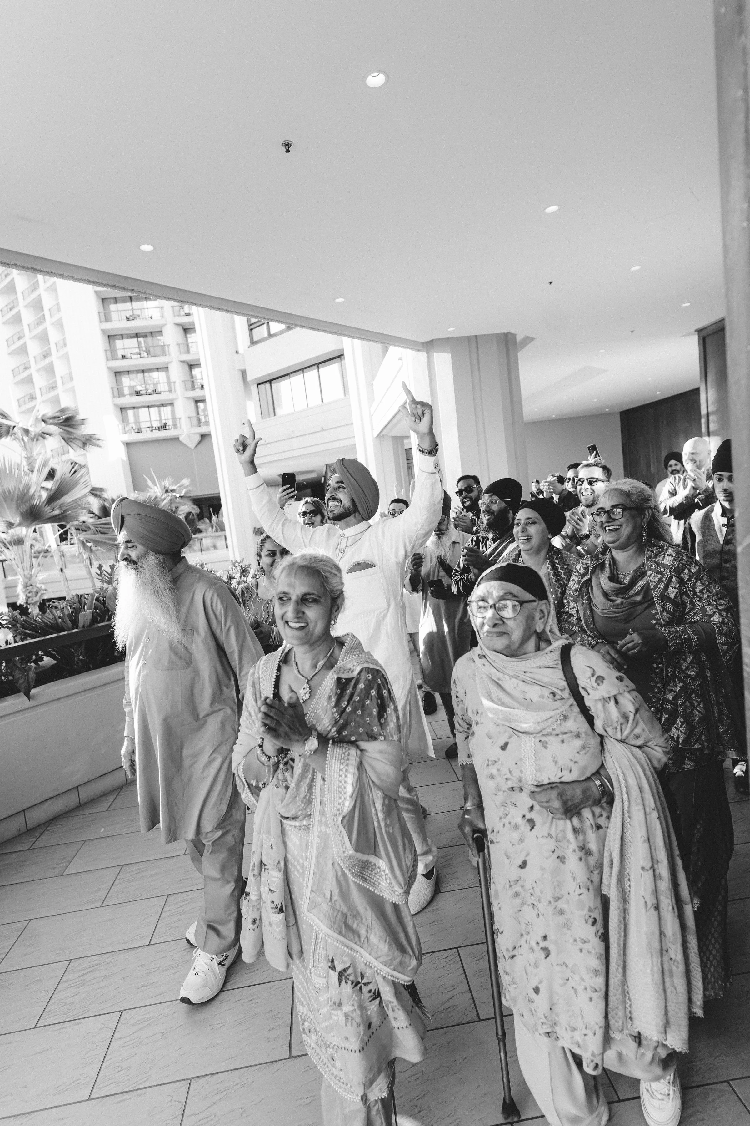 tropical-hawaii-indian-wedding-photographer- (27).jpg