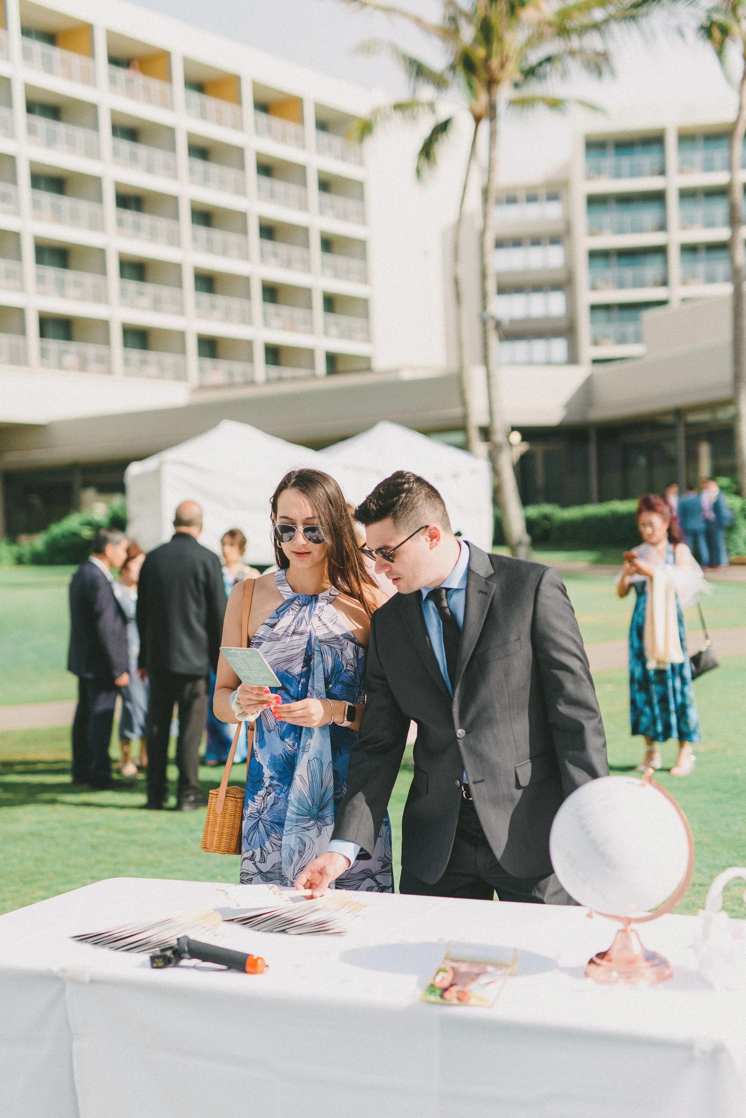 ritz-carlton-turtle-bay-wedding-phototgrapher (75).jpg