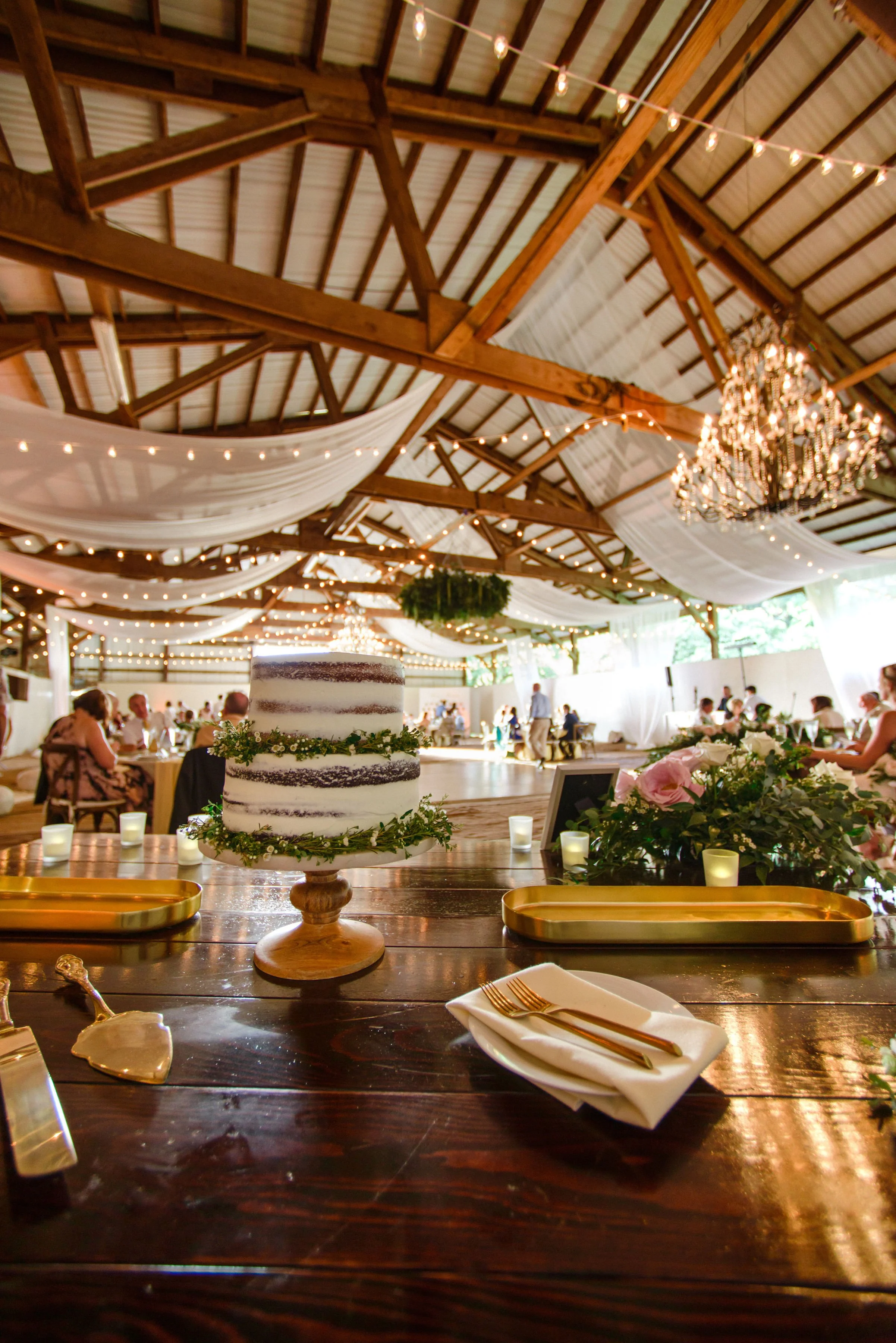 reception-details-hawaii-oahu-photography-sunset-ranch-wedding(655).jpg