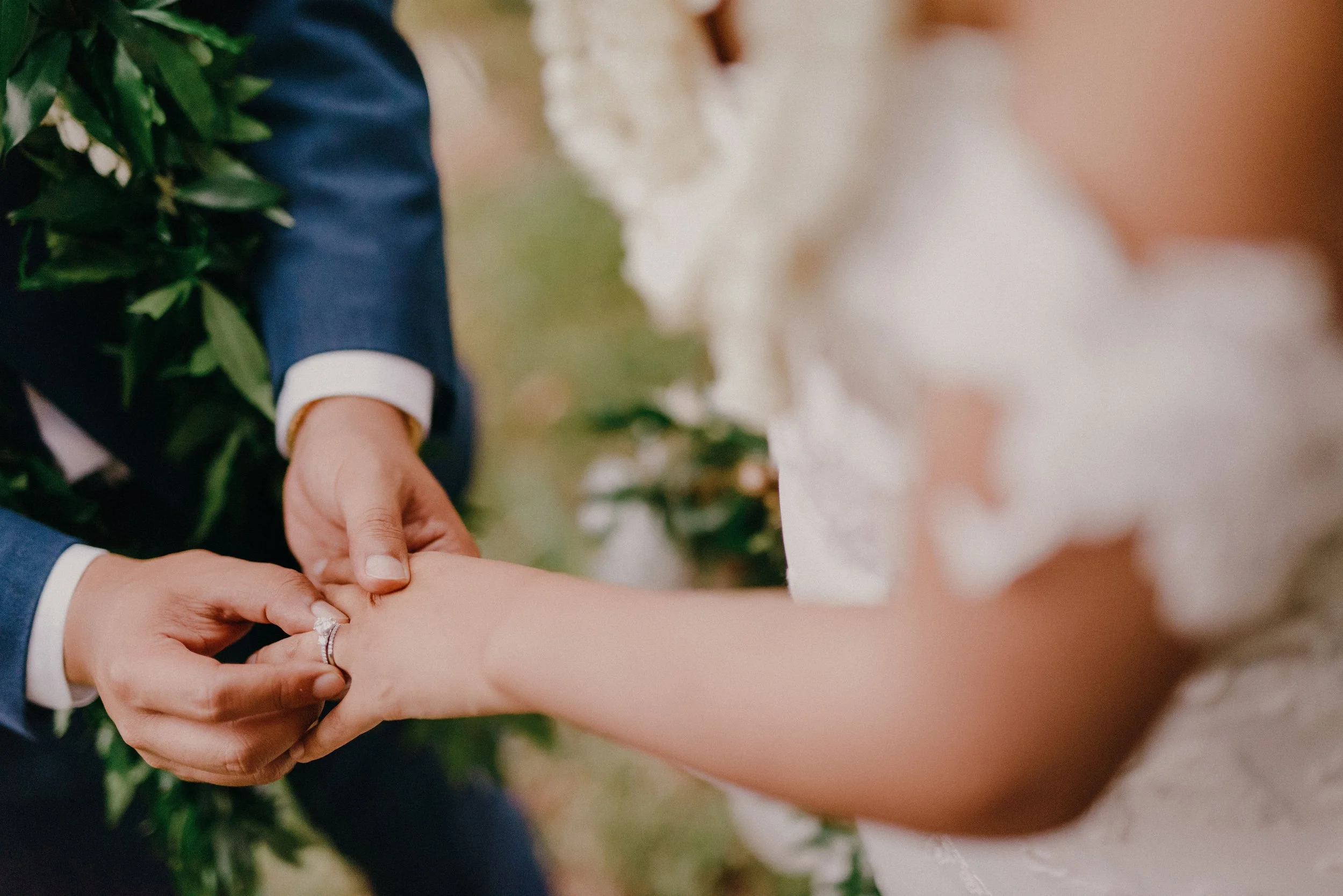 romantic-starry-waimea-valley-wedding-bride-and-groom-portraits (11).jpg