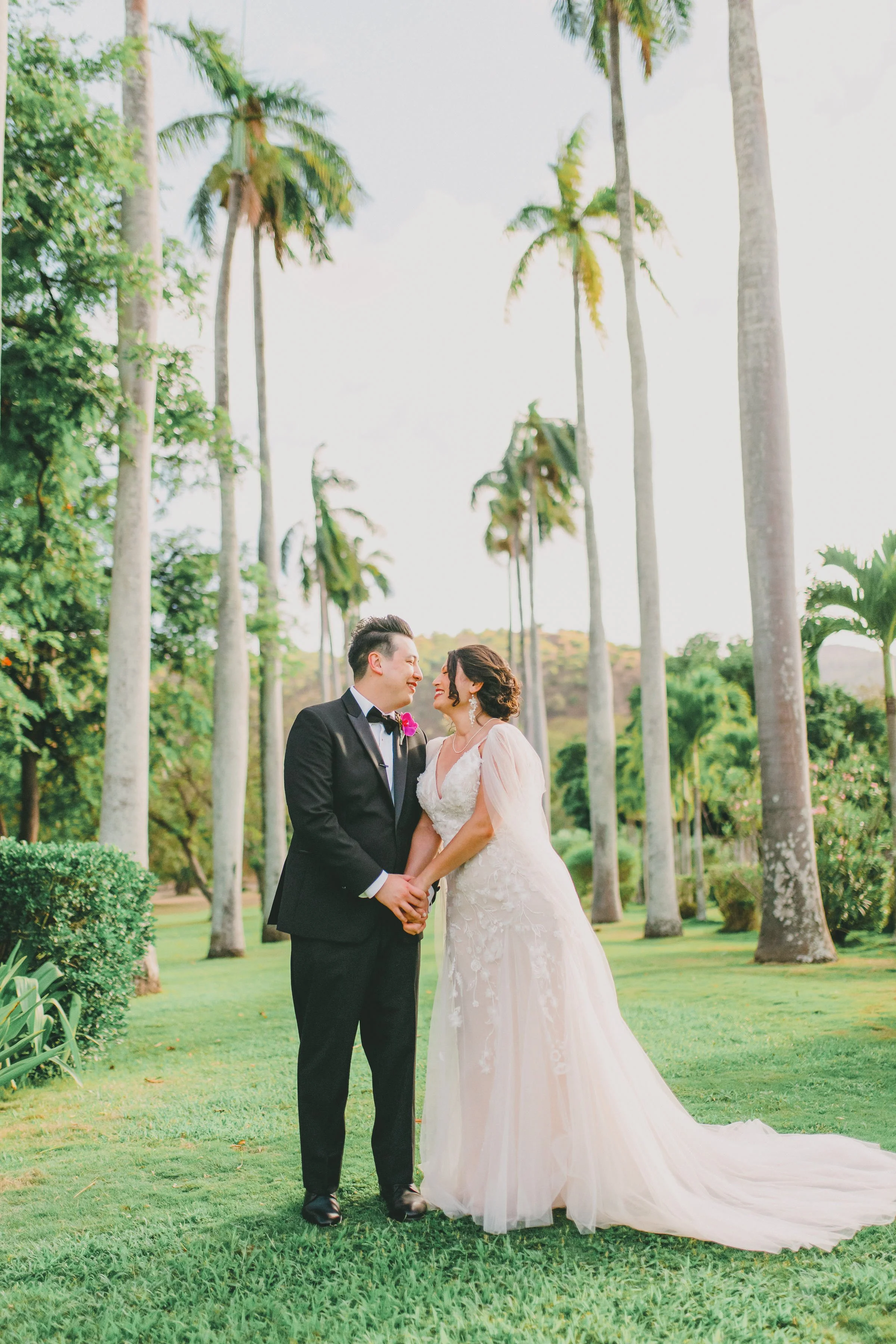 rustic-north-shore-wedding-first-look (21).jpg