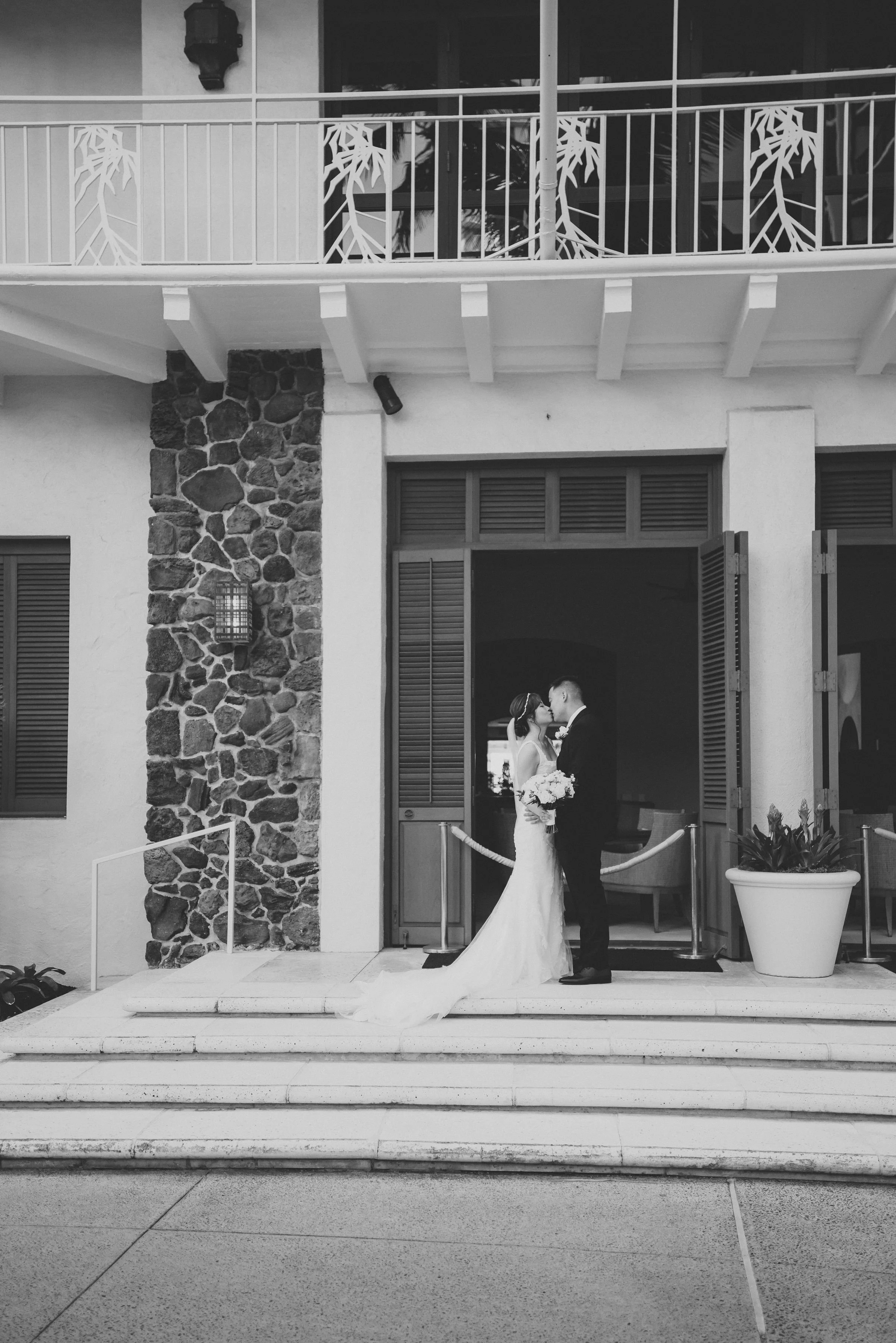 halekulani-hotel-wedding-venue-phototgrapher (49).jpg