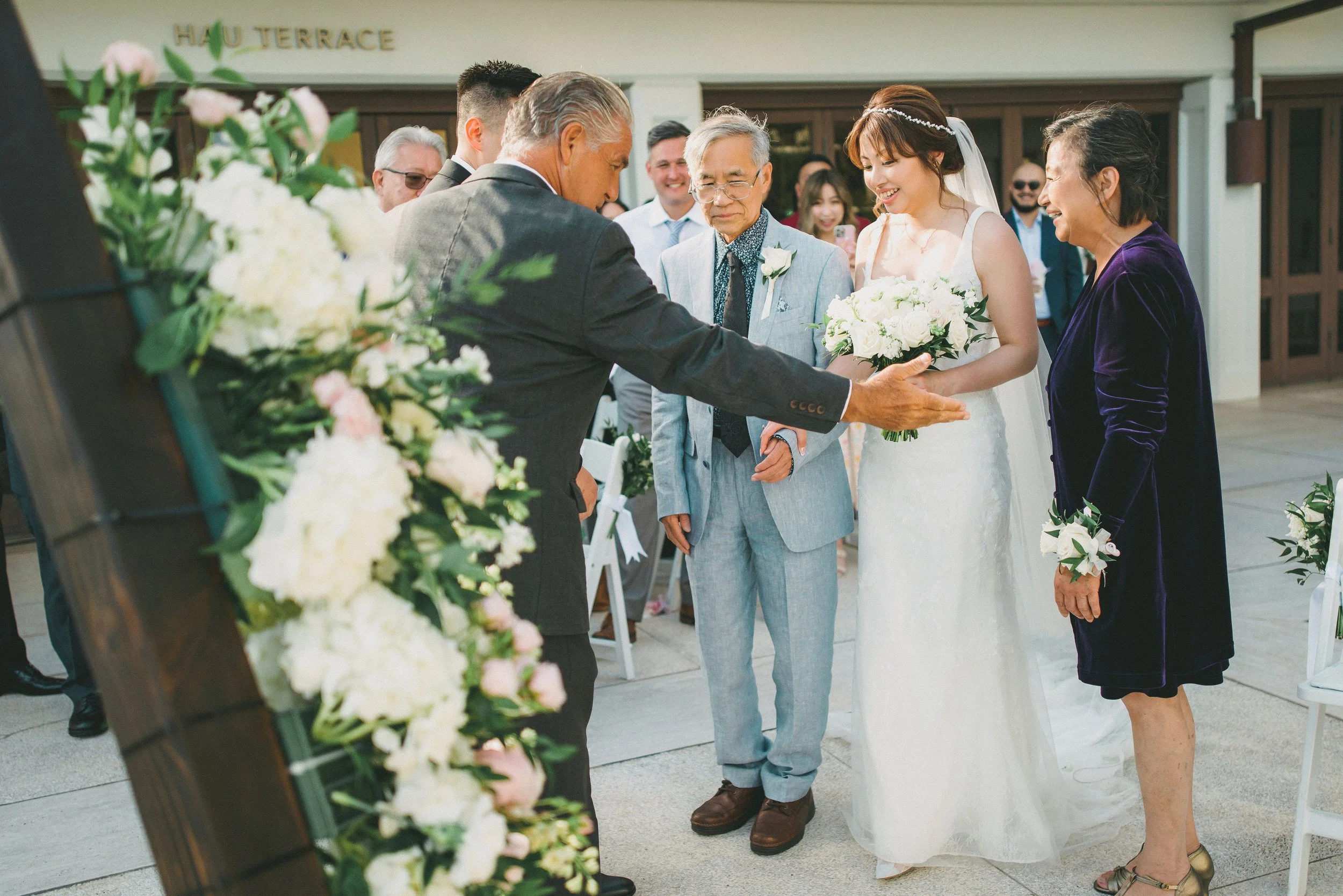 halekulani-hotel-wedding-venue-phototgrapher (77).jpg
