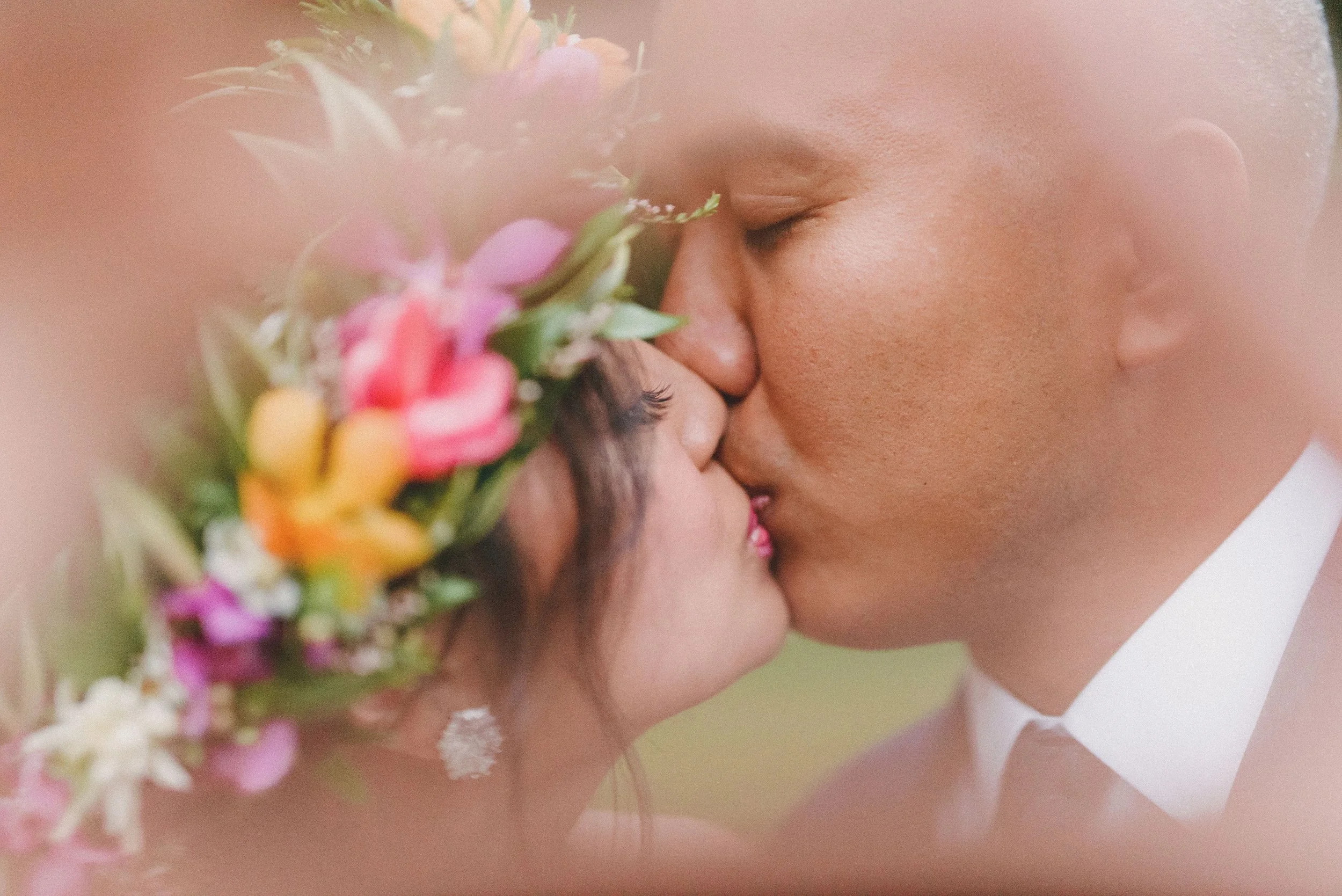 hawaii-romantic-tropical-boho-waimea-valley-wedding-bride-and-groom-portraits (39).jpg