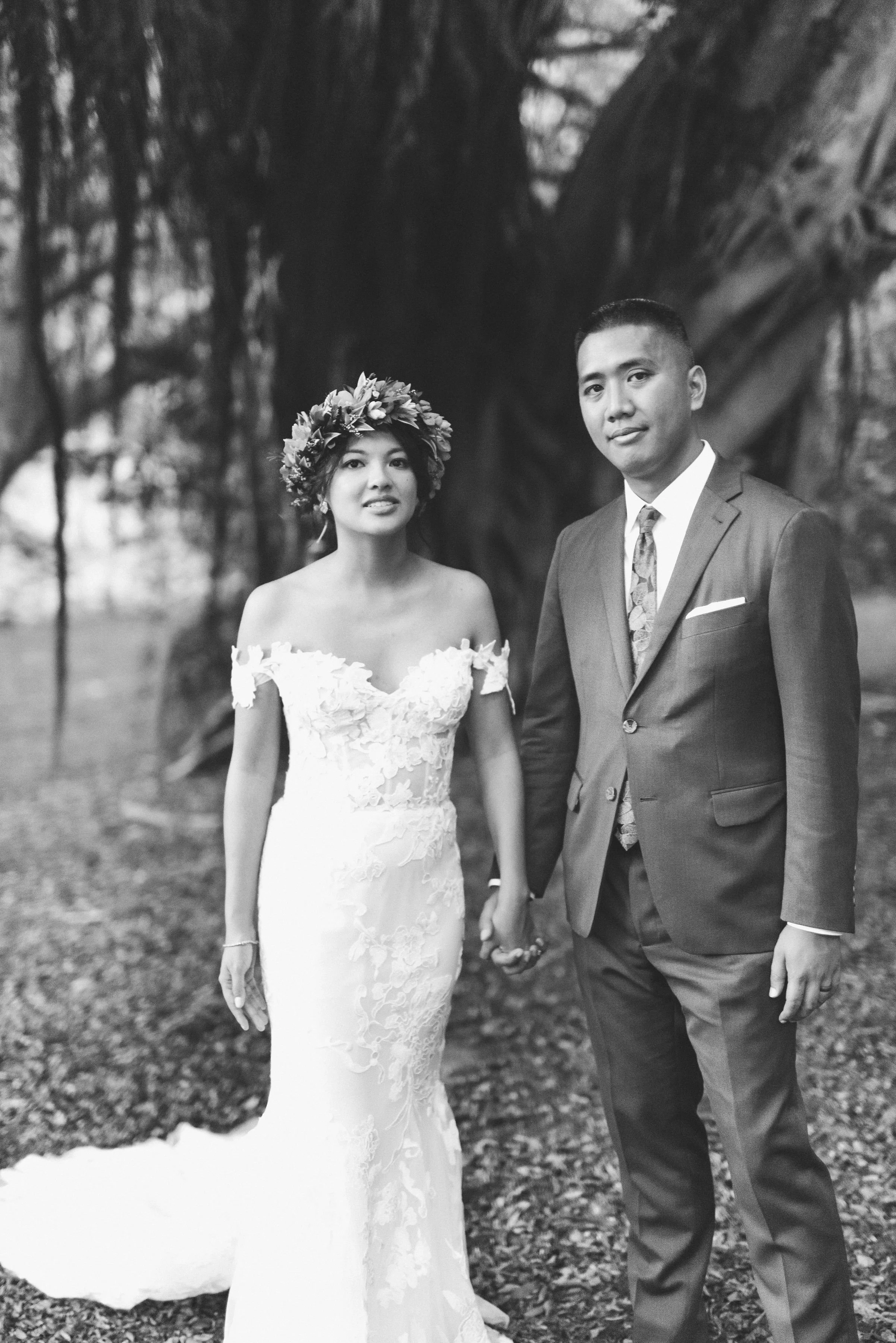 tropical-boho-waimea-valley-wedding-bride-and-groom-portraits (28).jpg