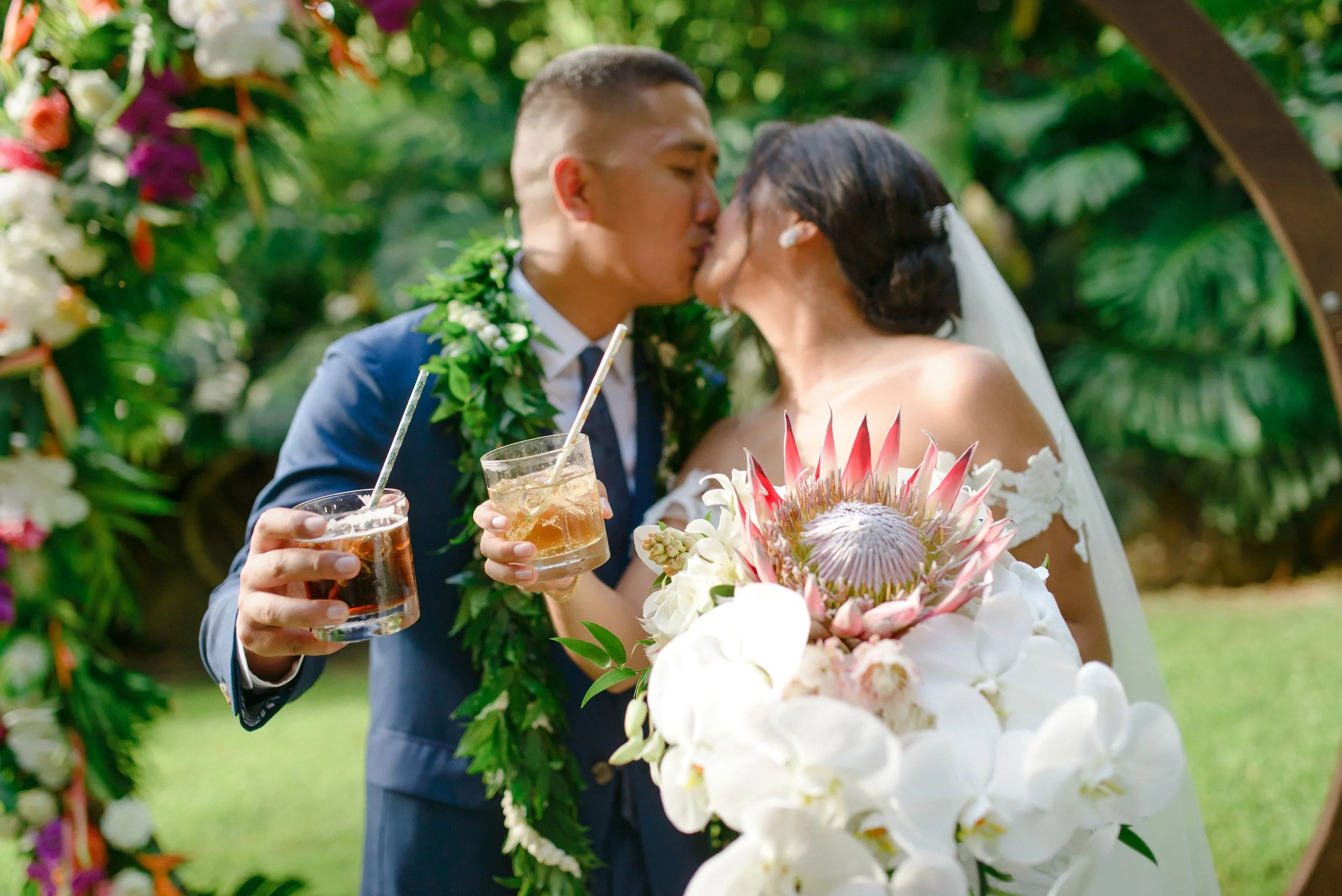 oahu-hawaii-romantic-starry-waimea-valley-wedding-portraits (8).jpg