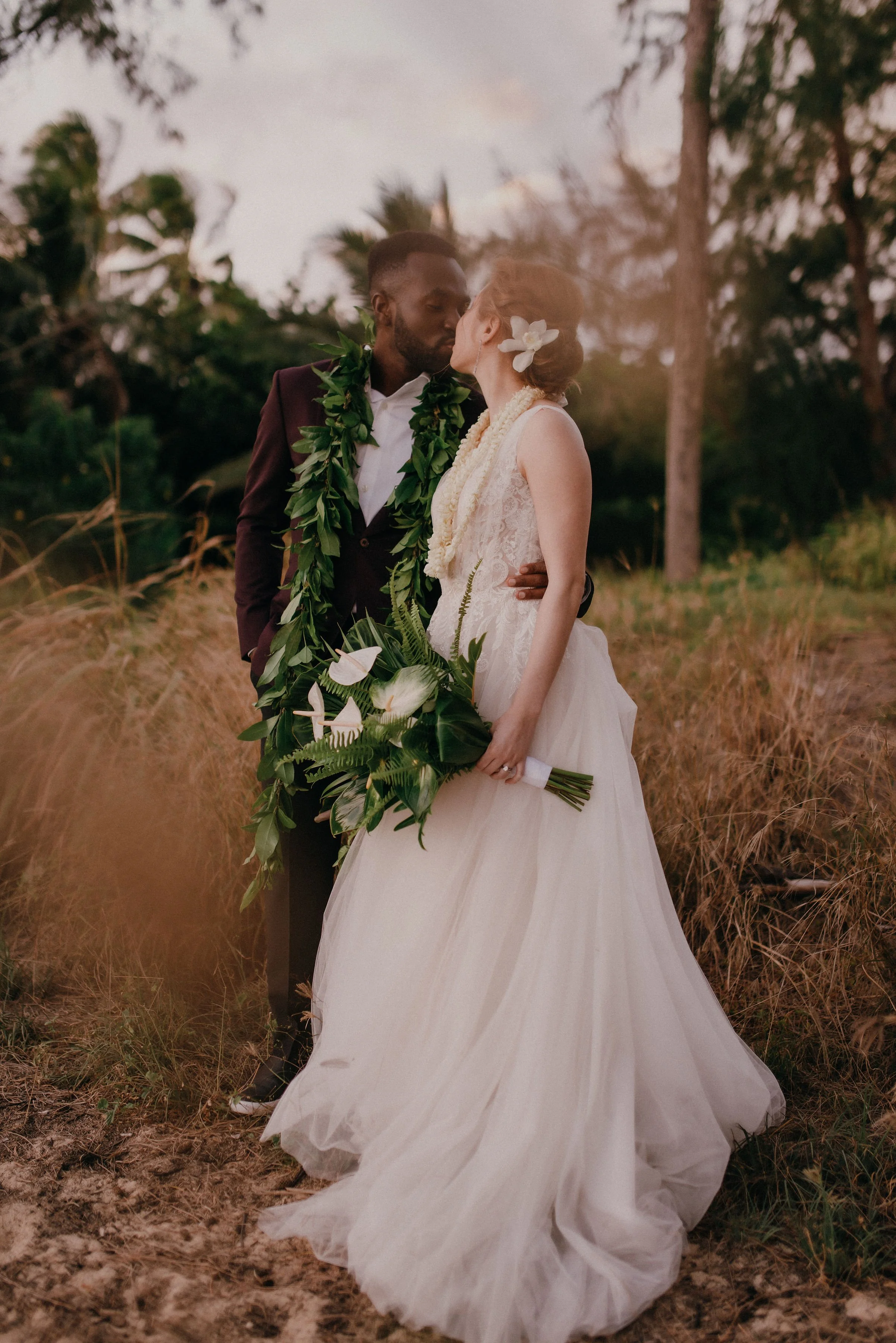 tropical-kauai-shipwreck-beach-wedding(135).jpg