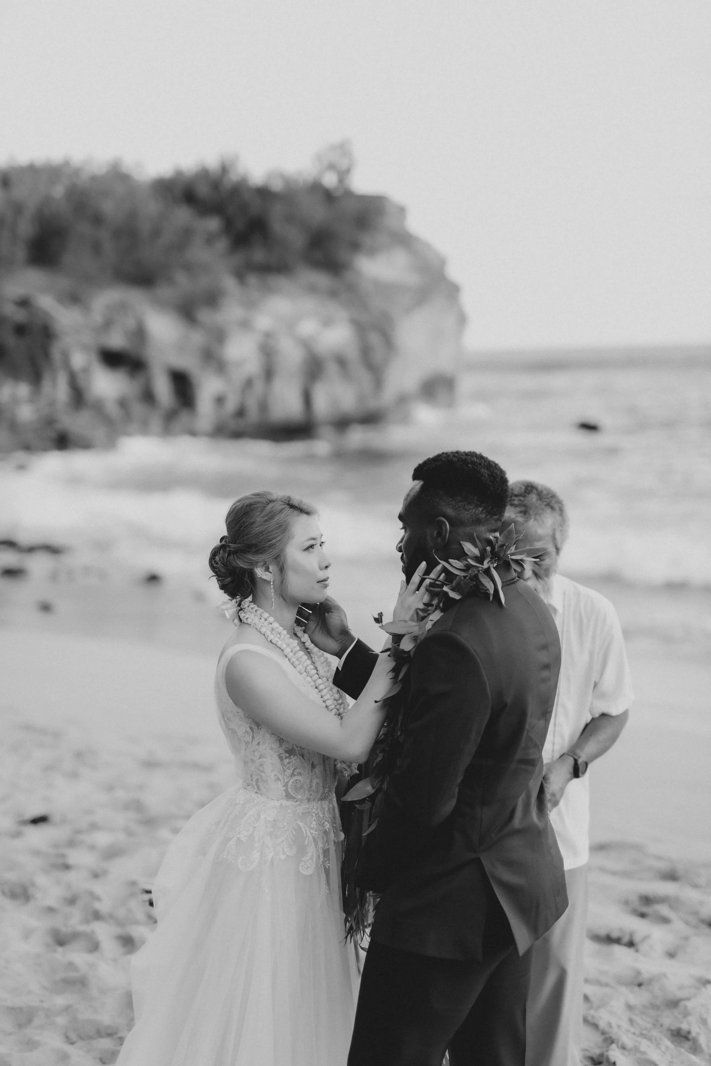 romantic-kauai-shipwreck-beach-wedding(46).jpg