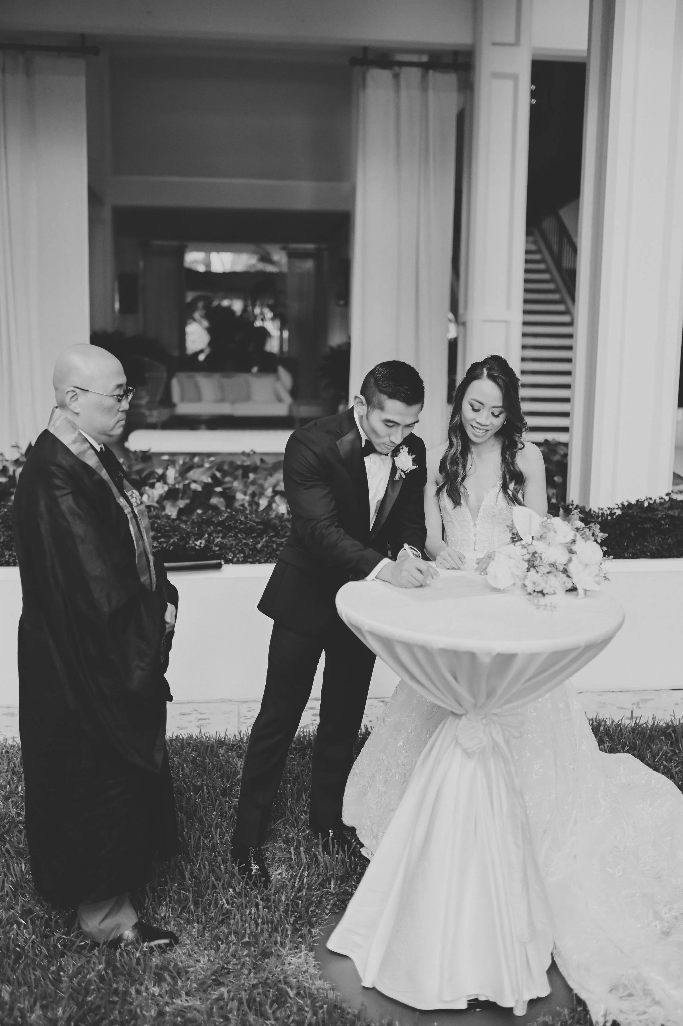 halekulani-hotel-wedding-venue-phototgrapher (149).jpg