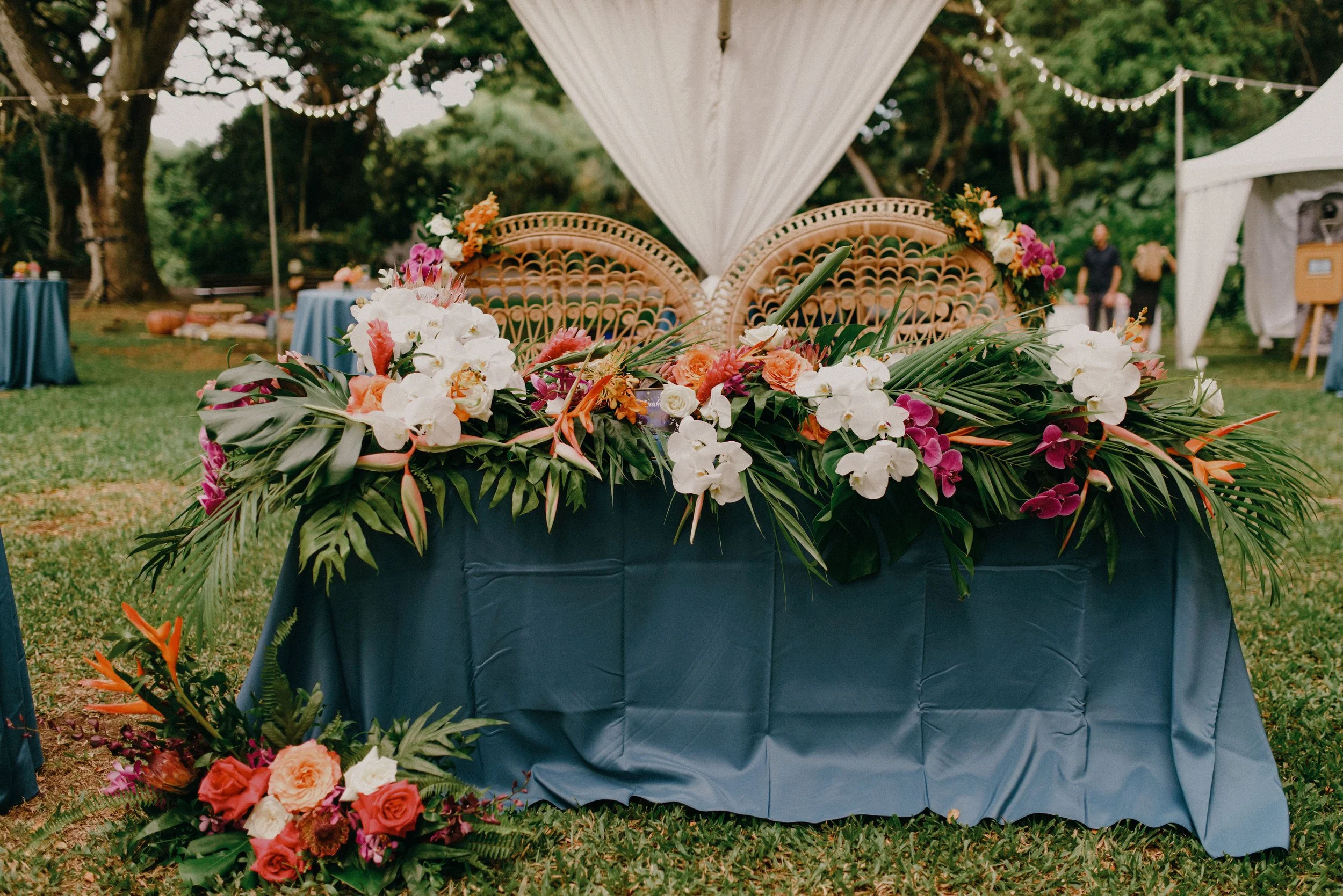 oahu-starry-waimea-valley-wedding-reception-details- (74).jpg