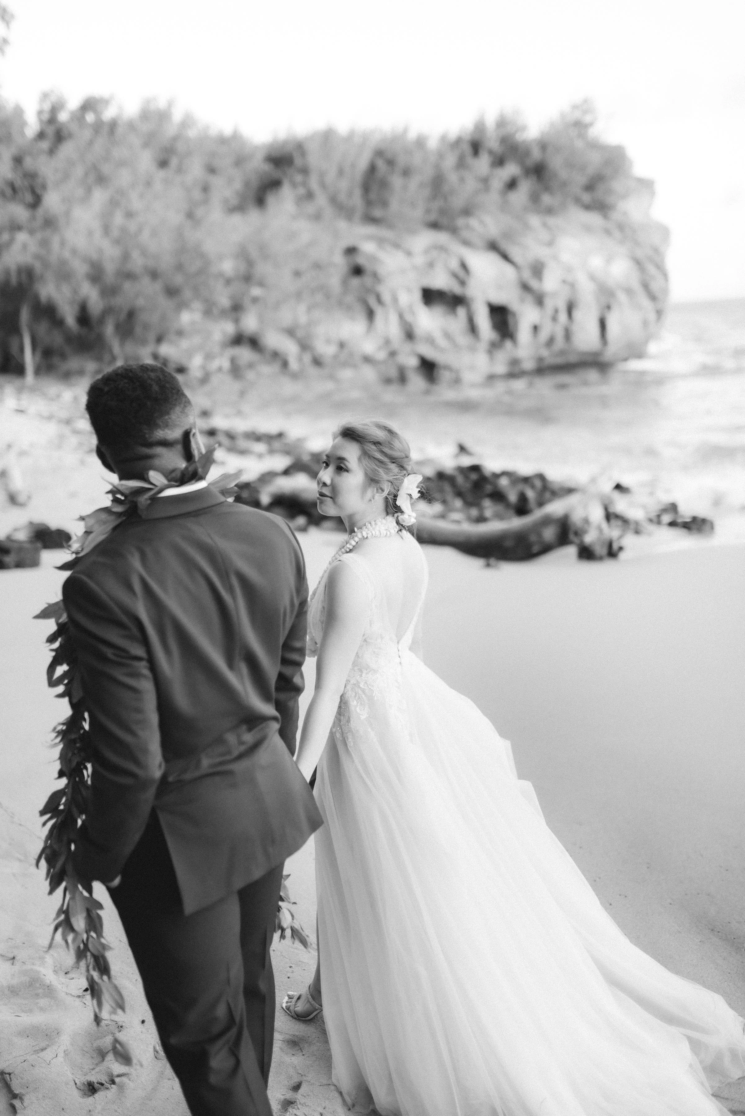 kauai-shipwreck-beach-stephen-ludwig-wedding-photography(23).jpg