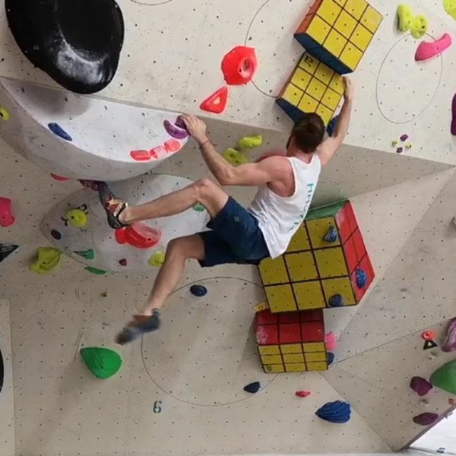 IN OUR ROOF
only the strong climb?
🔸
Not quite, because technique helps to avoid injuring your shoulders and to make the last moves to the top.
🔸
But remember: slowly fast forward. It doesn't have to go right up to the top. Even halfway you practice how to use your legs correctly to relieve your arms.
🔸
You will see, some moves you can't solve without the right leg technique 🙌
🔸
Our guest setter Peter set some nice masterpieces together with @fabian_bamboo, @marsinus alo and @tobidiedler : great work guys 👌