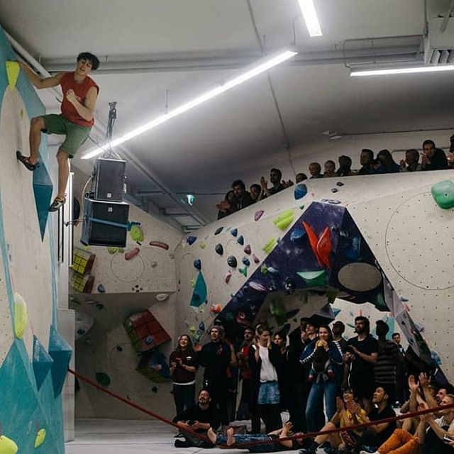 NOBM : FINAL WINNER MEN 🏆
🔸
@elias.arriagadak certainly has given the finale his mark with his athletic smooth bouldering style.
🔸
Congrats for the first place 🙌
🔸
Thanks for great Pics by @niklashoellmer