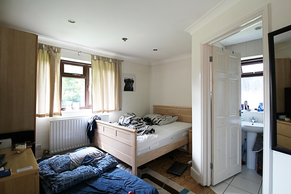 Bedroom 4 (4.1 x 4.0).JPG