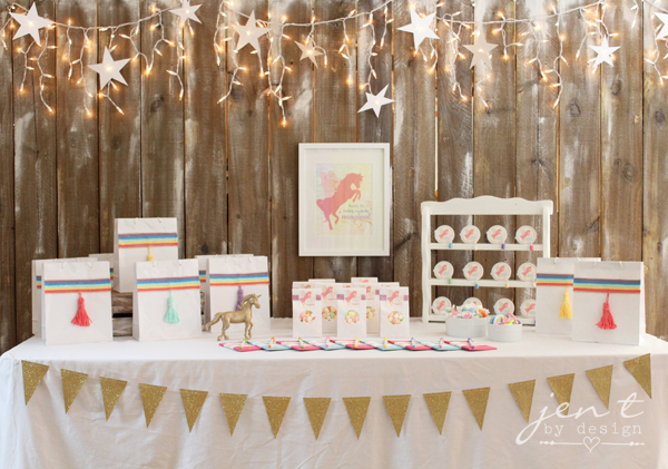 Unicorn-Party-Favor-Table.jpg