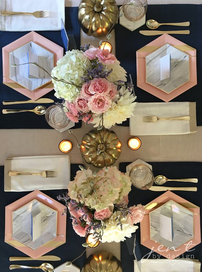 Pretty Thanksgiving Table Decor 9.jpg