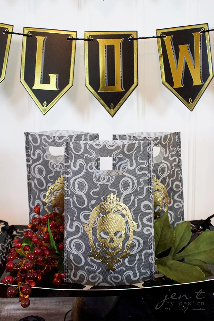 Spooky Halloween Dinner Party #CricutMarthaStewart #ad #MadeWithMichaels #CricutMade #Cricut.jpg
