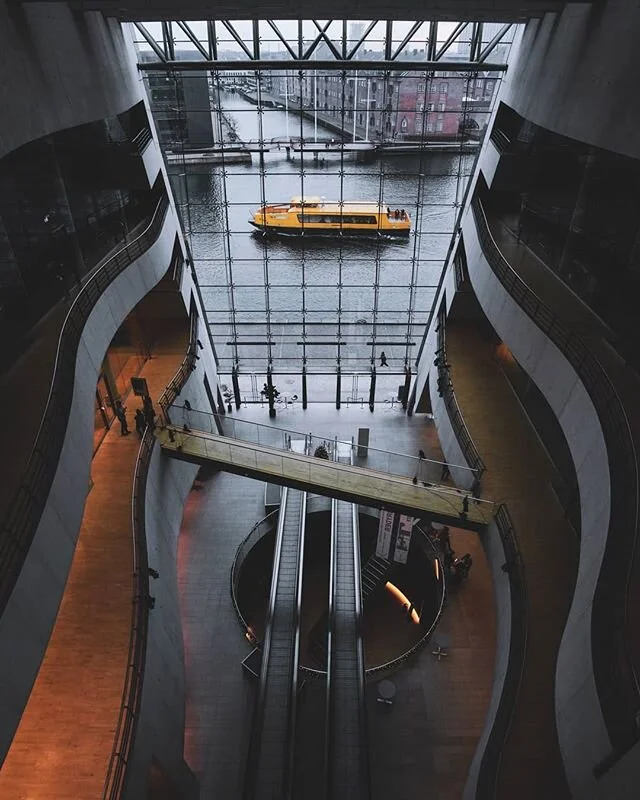 Taxi boat 🚕⛴️
.
Sony A7R III + canon 17-40mm f4
.
#architecture #copenhagen #travel #travelgram #travelphotography #urban #city #wanderlust #adventure #denmark #lights #theprettycities #postcardplaces #instacopenhagen #stayandwander #sonya7 #streetp