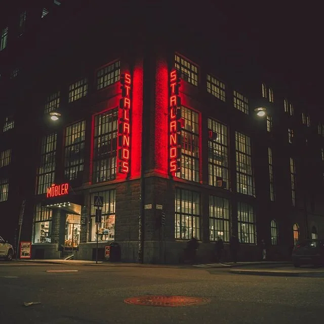 Moody Night 🌃
.
Ricoh GRiii
.
#ricohgr3 #ricoh #mood #moodygrams #stockholm #neon #neonlights #streetphotography #street #nightlife #nightmare #cinematic #visitstockholm #lights #wheninstockholm #stockholmworld #topswedenphoto #visitscandinavia #tra