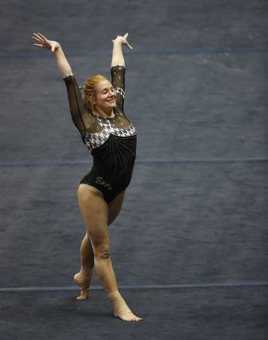  Excessive lordosis in a gymnast after finishing a routine.&nbsp; 