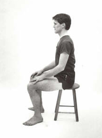 Even in great alignment, this double flexion of knees and hips starts to affect our soft tissues and our psoas, since that becomes our most frequent position!