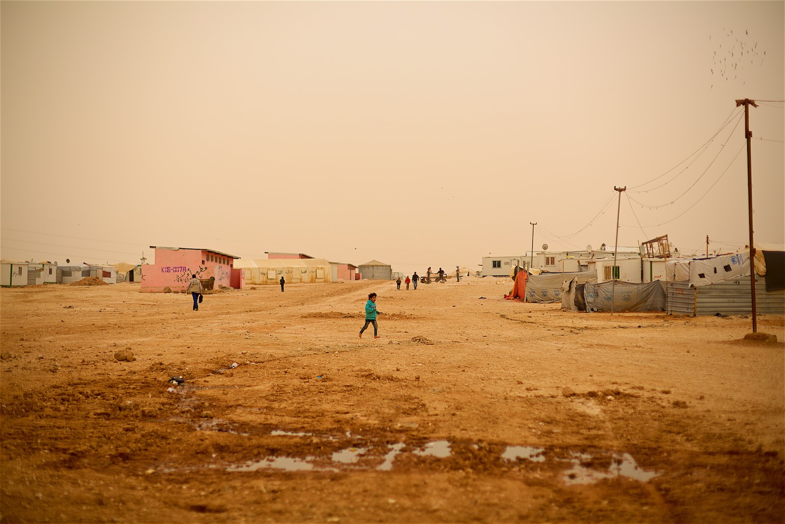 Zaatari is one of the biggest camps in the world with a fluctuating population between 60 000 and 120 000 inhabitants. (photo: Denis Bosnic)