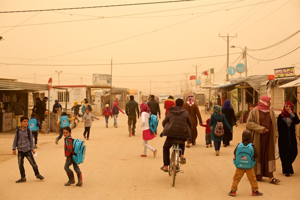   Hlavná ulica v tábore Zaatari, Jordánsko  &nbsp;(photo: Denis Bosnic)  