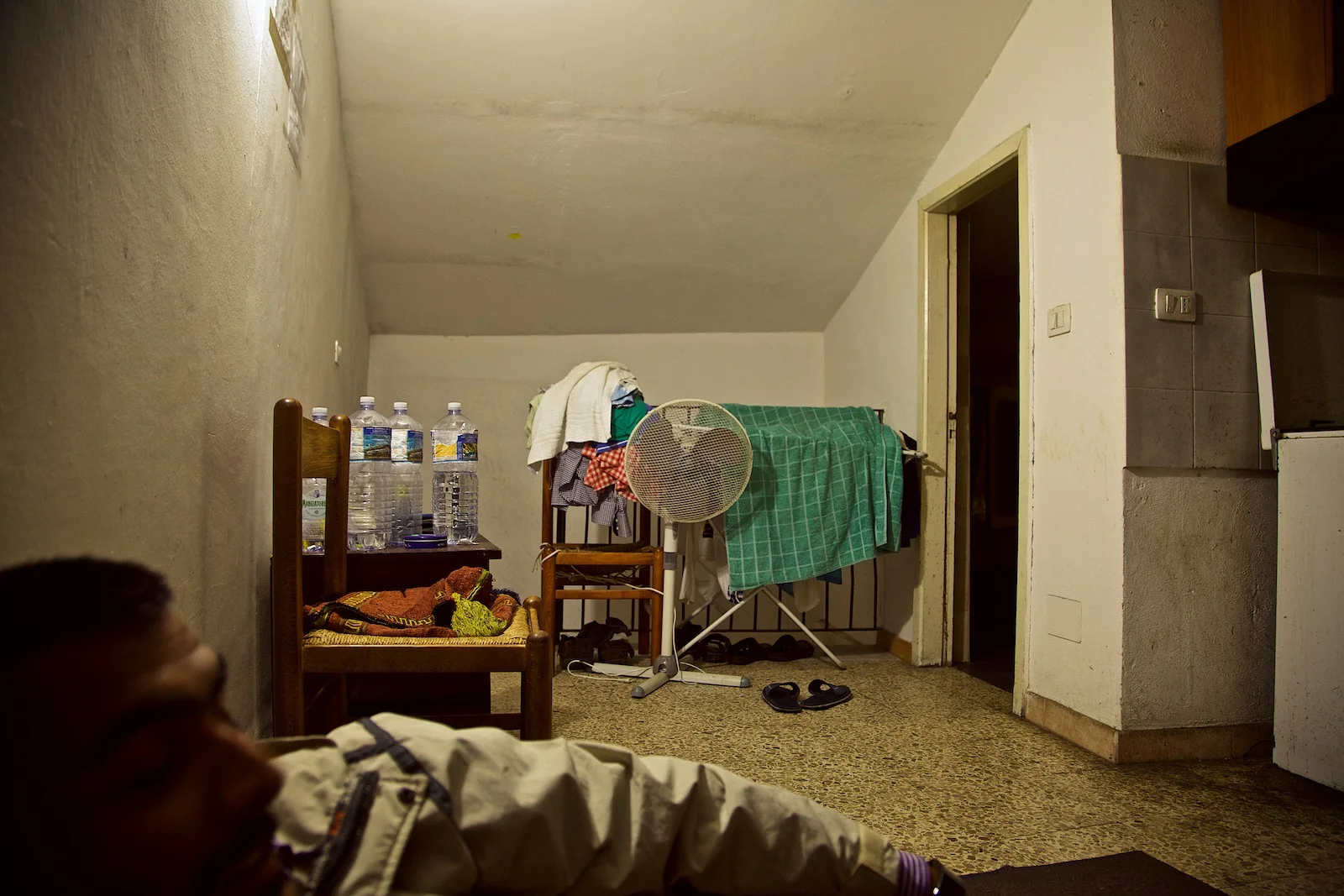 permanently-temporary-refugees-italy-rifugiati-italia-denis-bosnic-photography-portraits-25.jpg