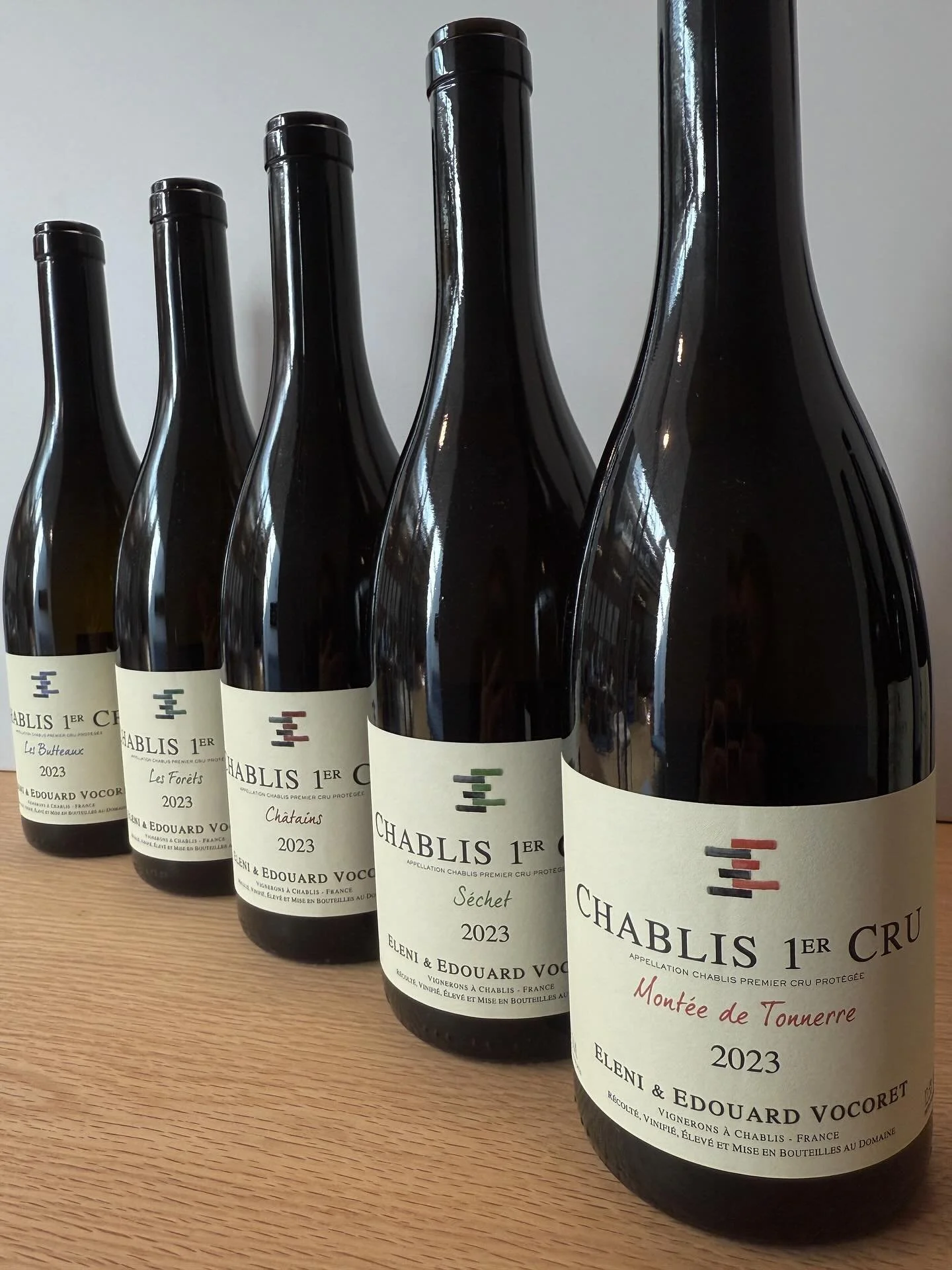 We&rsquo;ve been graced with seven new releases of wines from @domaineedouardvocoret for 2023!
New 1er crus: For&ecirc;ts, S&eacute;chet, Ch&acirc;tains, Mont&eacute;e de Tonnerre
New grands crus: Les Blanchots, Valmur, Les Clos
Don&rsquo;t miss the 