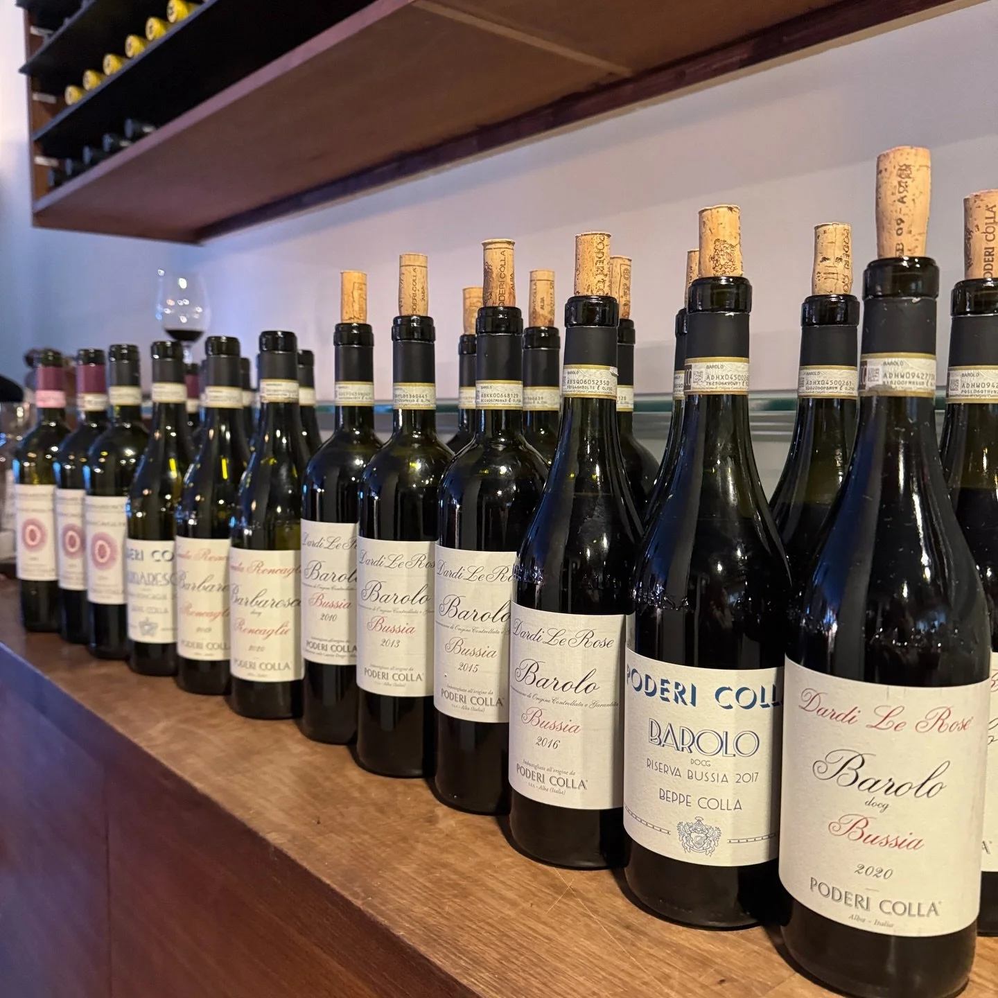 Nebbiolo through site: Bussia in Monforte d&rsquo;Alba vs. Roncaglie in Barbaresco with Pietro Colla of @poderi_colla - Helvetian structure meets Tortonian finesse. Thanks to @parcellewine and the cold-weather faithful