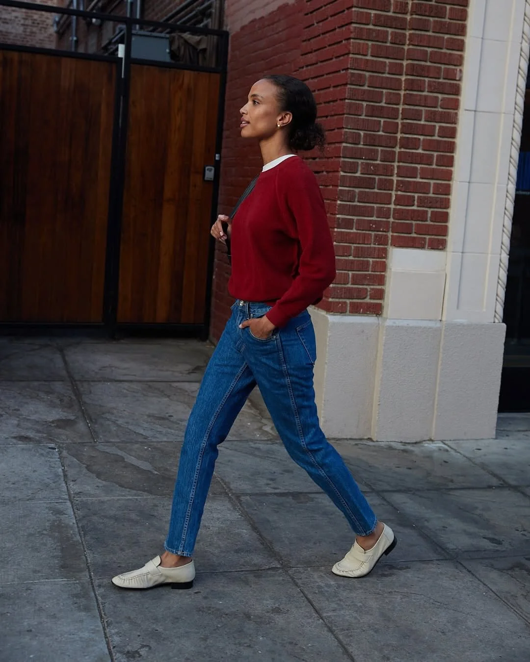 new season, same obsession &mdash; the @perfectwhitetee ziggy just got a #fall glow-up 🌹🍂

#newin #newcollection #fallfashion #fashionstyle #fashion #womenswear #wardrobeessentials #wardrobestaple #perfectwhitetee #showandtellfashion
