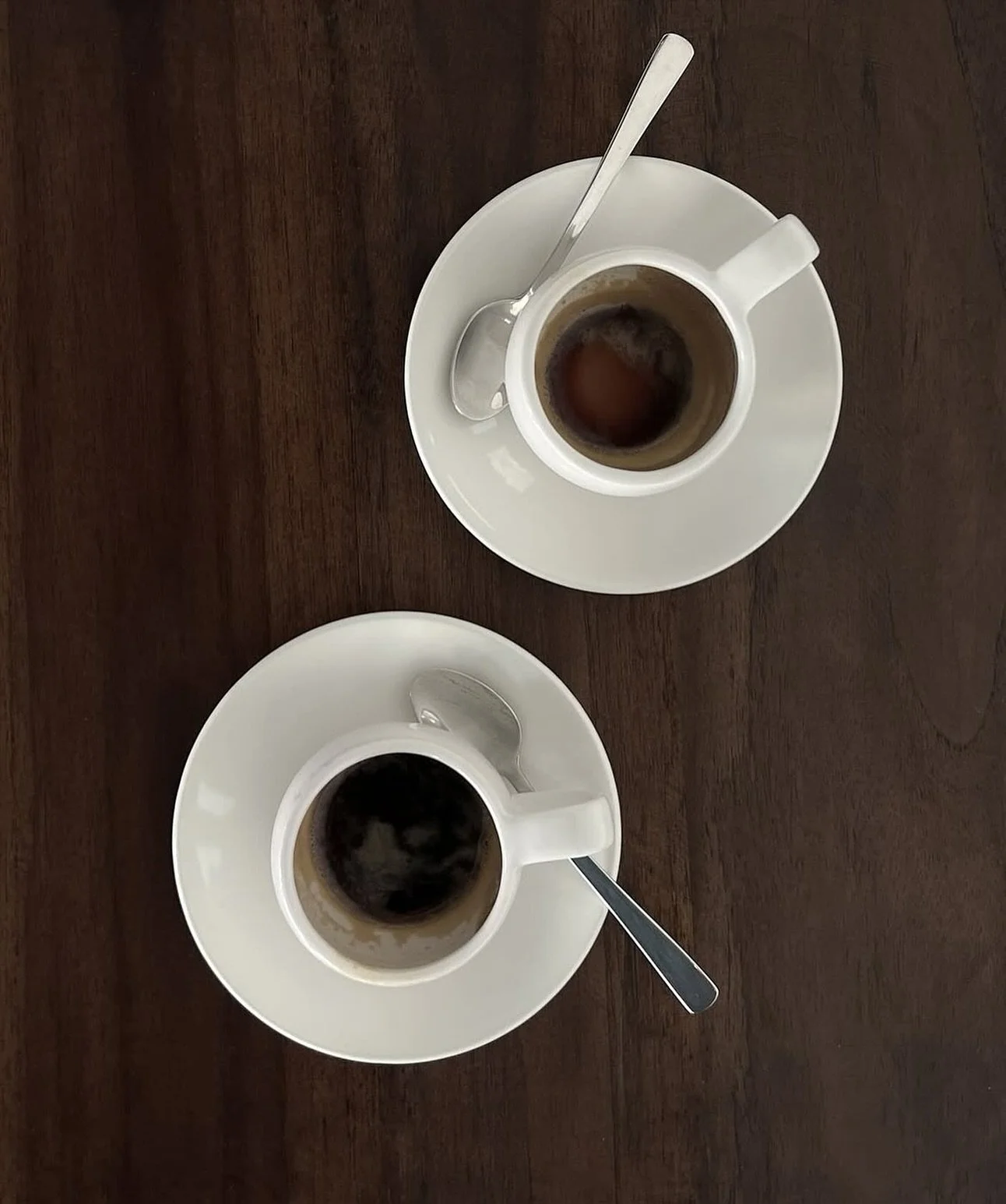 Slow evenings, warm mugs, autumn in the air 🍂☕️

As Seen On @women_with_style 

#fall #fallvibes #fallcolors #fallaesthetic #autumn #autumnvibes #aesthetic #trendingnow #coffee #coffeevibes #showandtellfashion