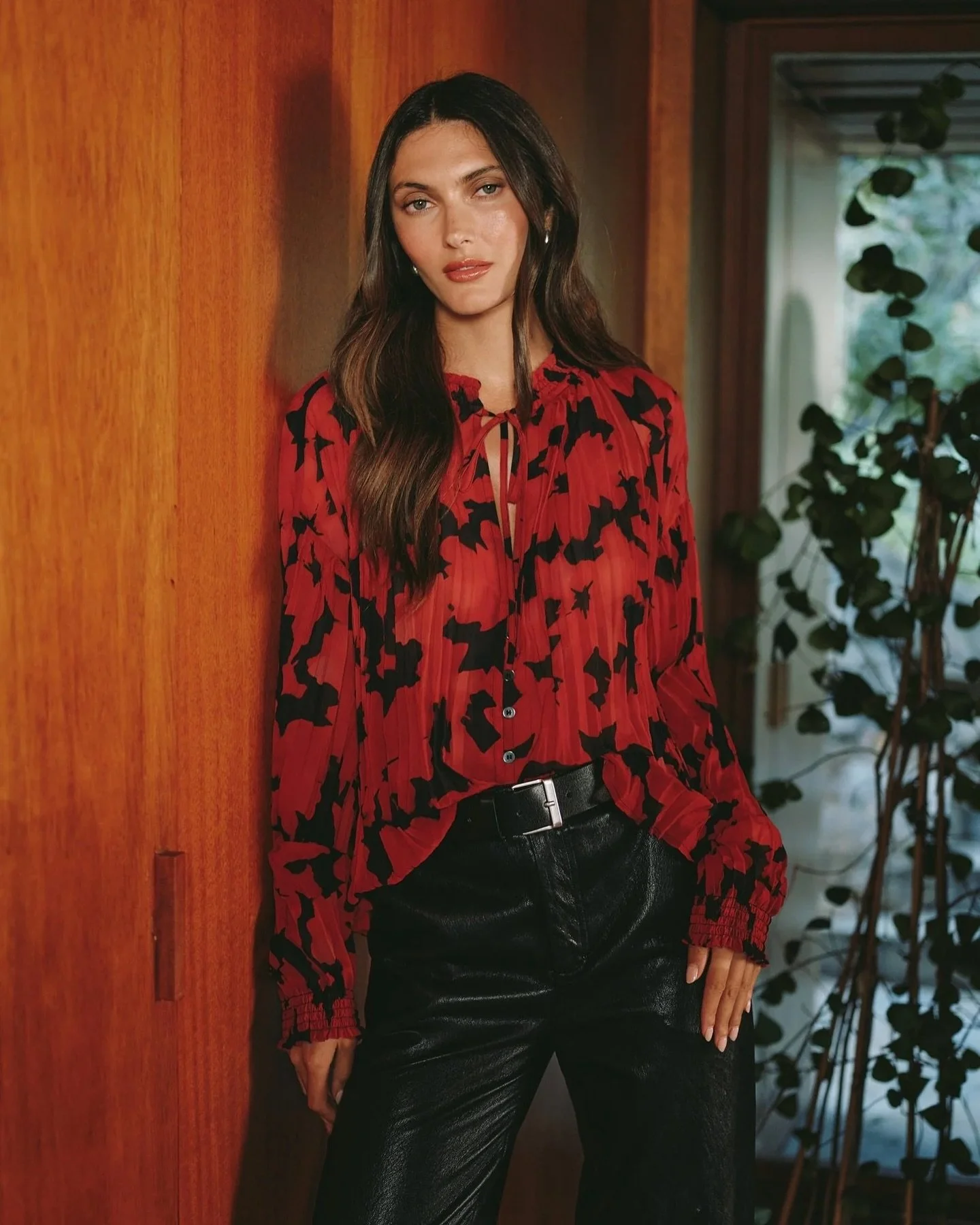 Wrapped in rich red tones for the holidays. 🌹

The @belladahl pleated smocked button down feels both polished and relaxed &mdash; perfect for every occasion on your calendar.

#holidayseason #holidayfashion #fashion #newcollection #holidayoutfit #bu