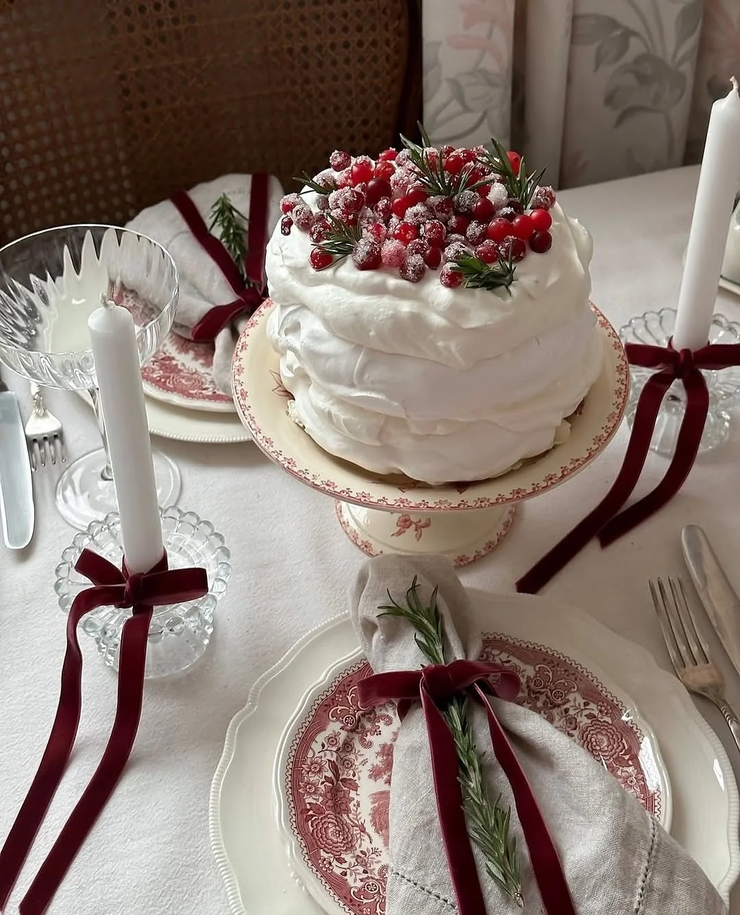 Pavlova + pretty ribbons = peak holiday mood. Which element inspires you most for your seasonal styling? 🌲❄️

As Seen On @anastasiagladyr 

#holiday #holidayseason #holidayspirit #holidayaesthetic #aesthetic #winter #wintermood #happyholidays #showa