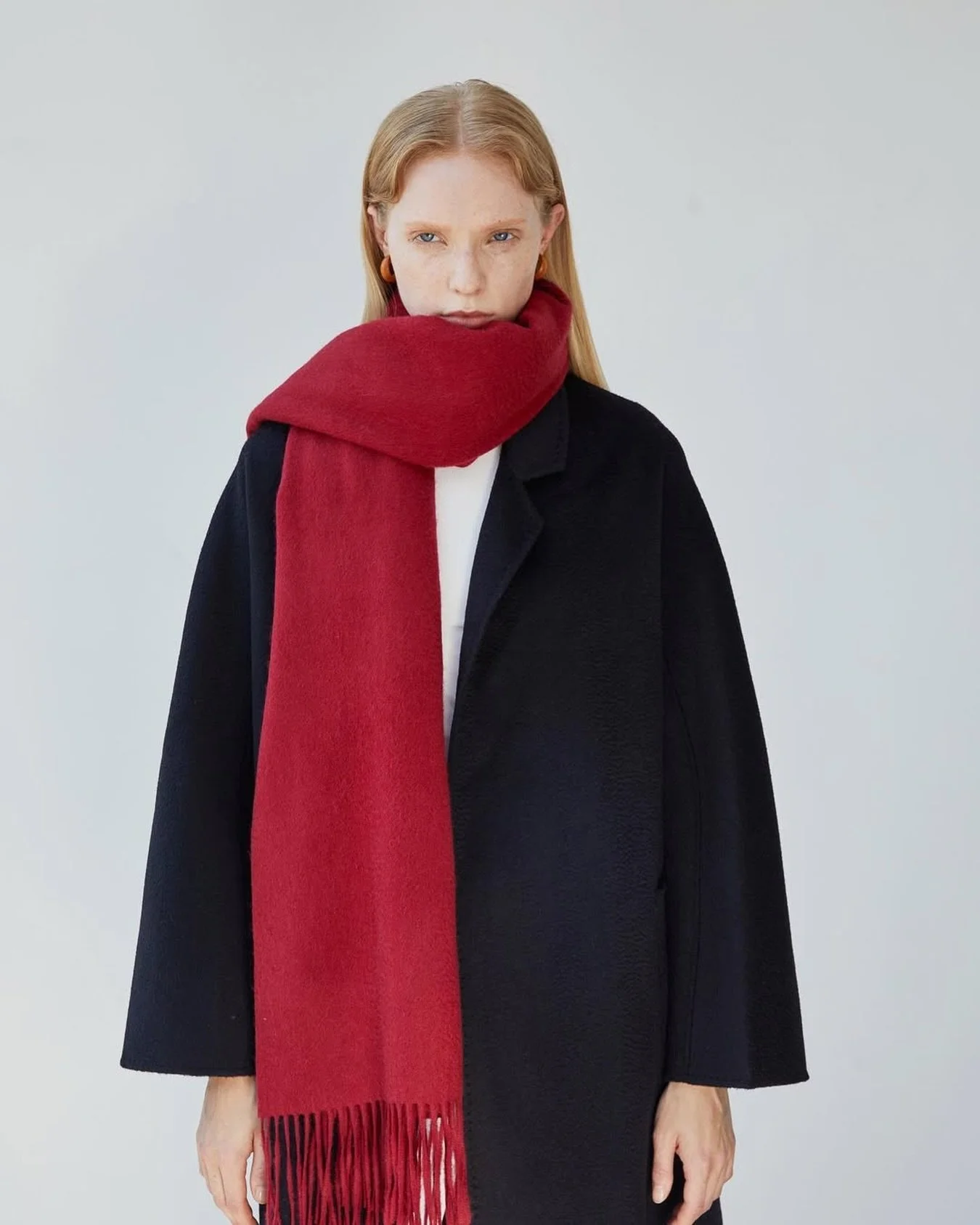 The easiest seasonal update? A pop of red paired with our timeless @shoppissenlit Classic Wrap Coat 🧣❄️

#winterfashion #winterwear #winterseason #holidayfashion #fashion #outwear #coat #trendy #shoppissenlit #showandtellfashion