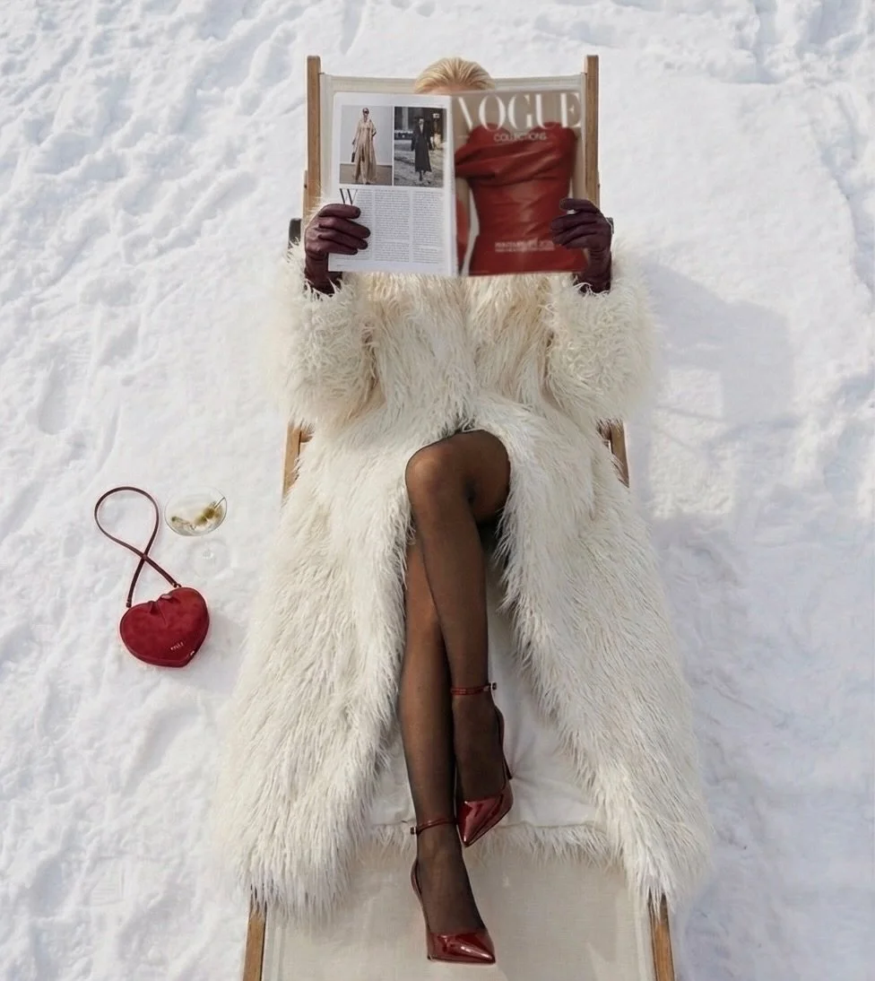 Legs up, worries down&mdash;because it&rsquo;s #Friday 👠❄️

As Seen On @lpinaryilmazl 

#VogueMoment #Apr&egrave;sSki #WinterLuxury #ChillVibes #TimeToRelax #Aesthetic #showandtellfashion