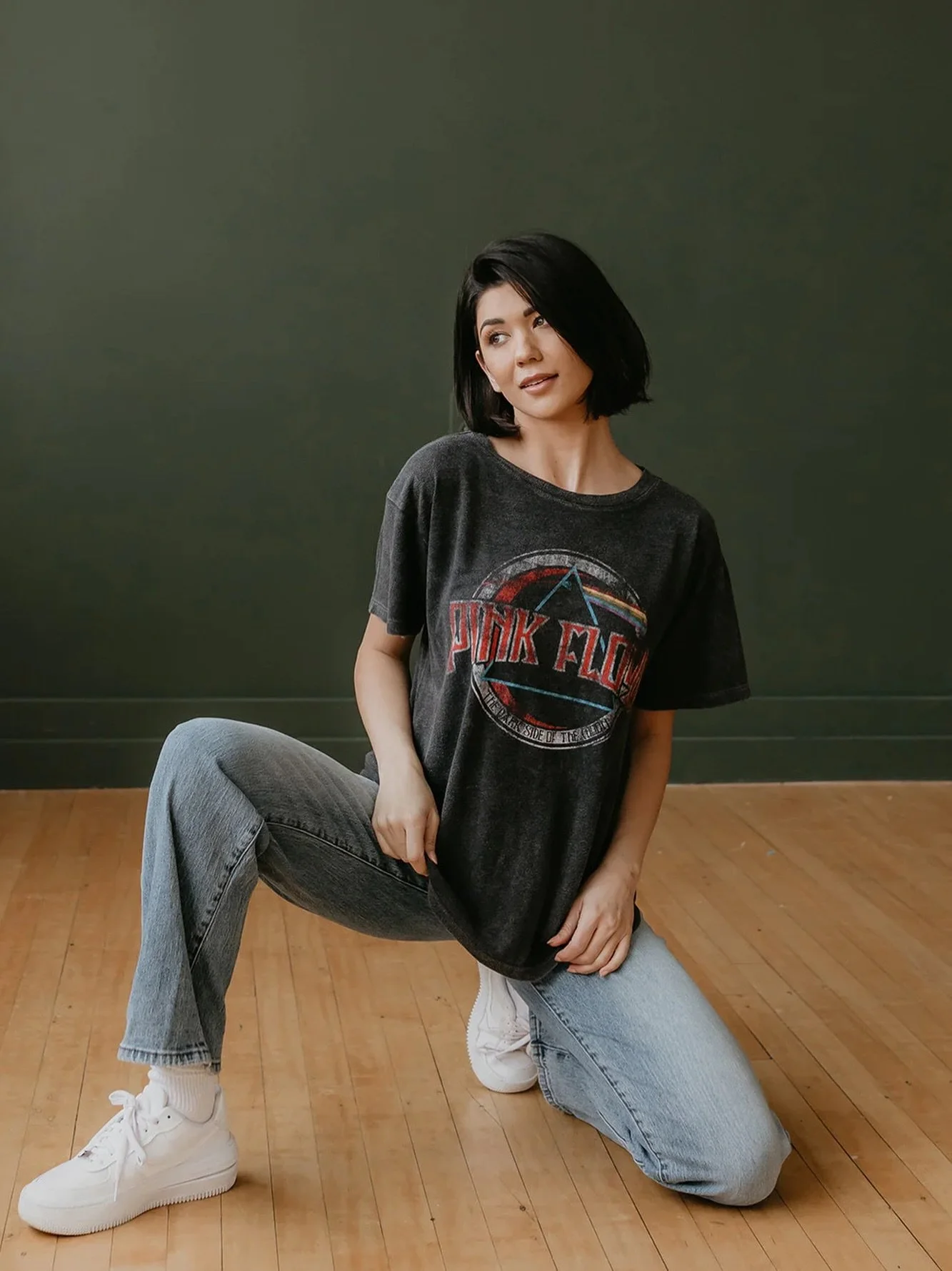 Laid-back, legendary 🖤

Style the Pink Floyd Dark Side Of The Moon Tee from @peopleofleisure.co with denim, tailoring, or layered under a blazer for effortless edge.

#PeopleOfLeisure #BandTeeStyle #ModernVintage #StreetStyleEdit #GraphicTee