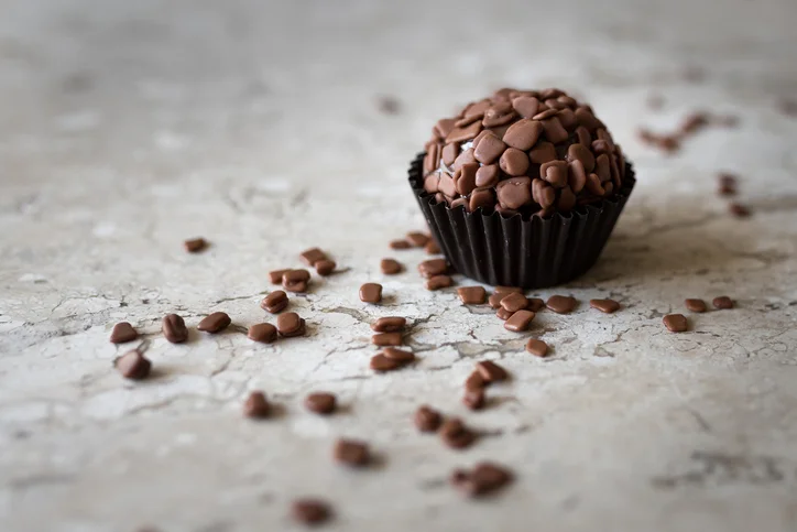 Curso Brigadeiros Gourmet Na sua Casa - Por Vídeo-Chamada, agende o dia e horário