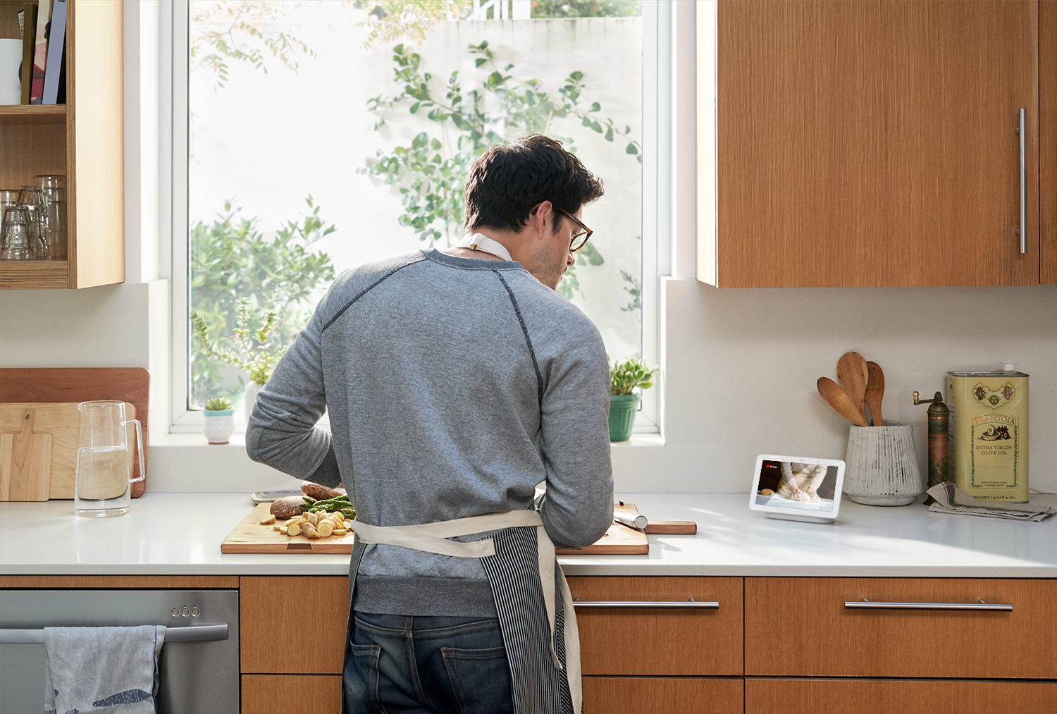 Hub provides step-by-step instructions and videos while your hands are full. (Courtesy of Google)