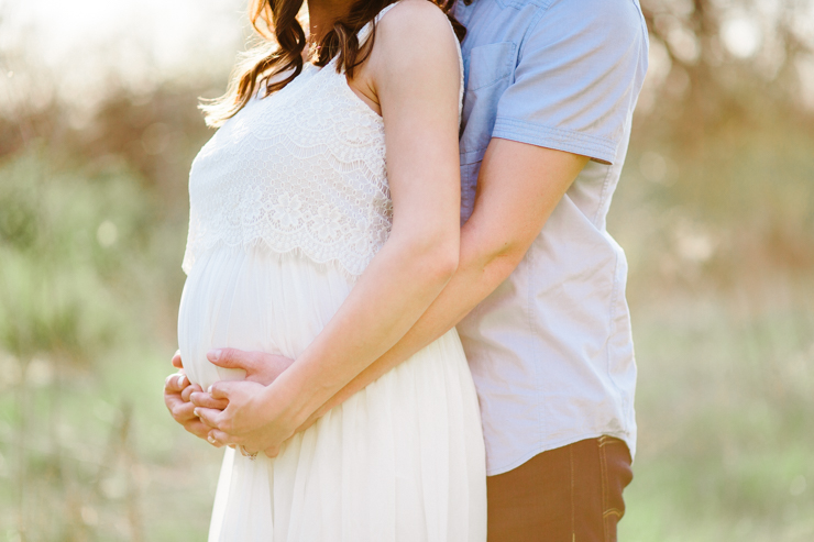 Soft and Summery Maternity Session by Meredith Washburn Photography