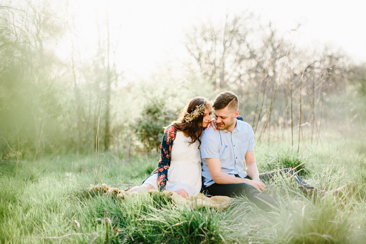 Soft and Summery Maternity Session by Meredith Washburn Photography