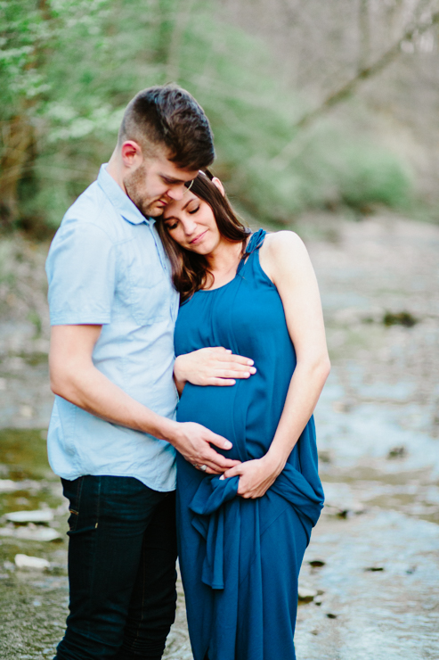 Soft and Warm and Summery Maternity Session by Meredith Washburn Photography