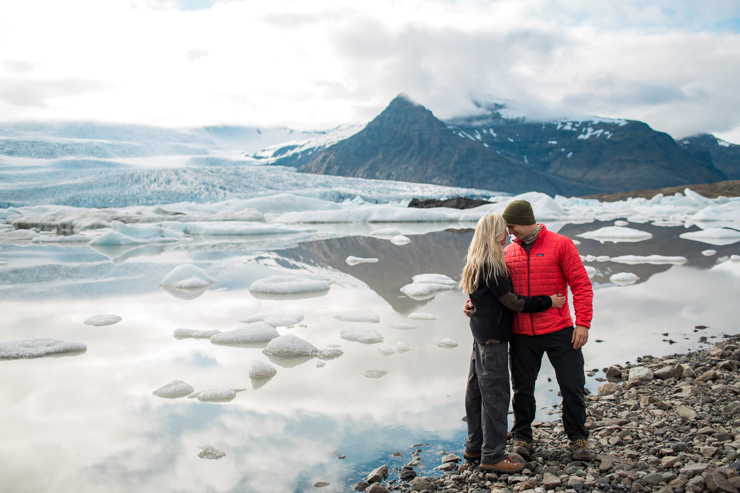 Engagement Photography in Iceland at the Fjallsárlón glacier lagoon