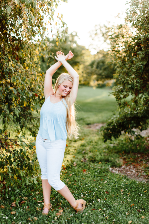 Senior Girl Photography Poses in the Midwest during summer