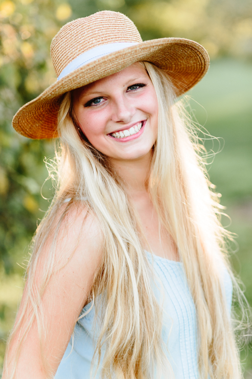 Senior Girl Photography Poses in the Midwest during summer