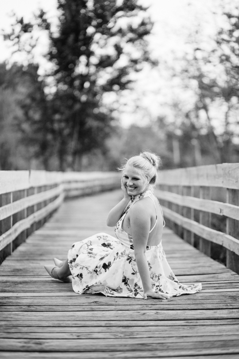 Senior Girl Photography Poses in the Midwest during summer