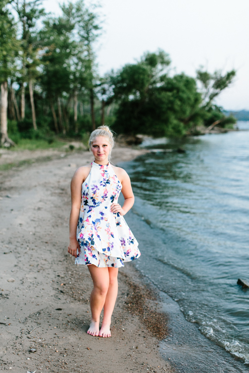 Senior Girl Photography Poses in the Midwest during summer