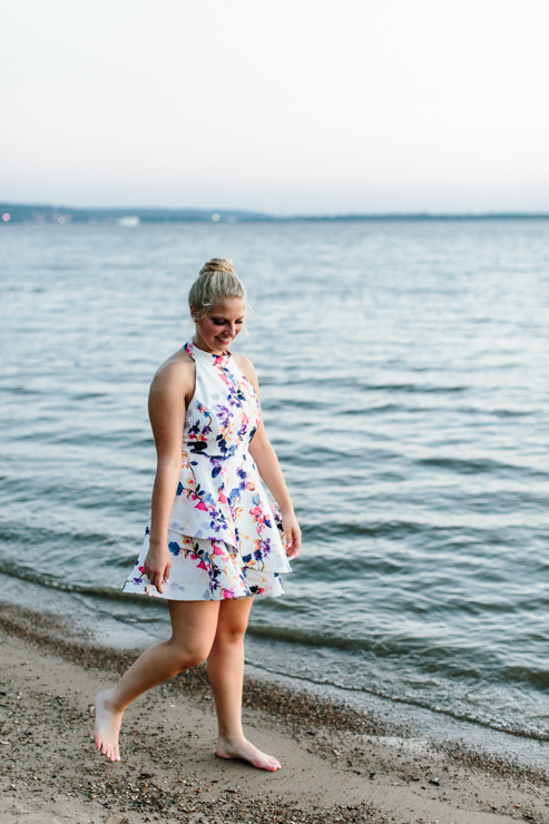 Senior Girl Photography Poses in the Midwest during summer