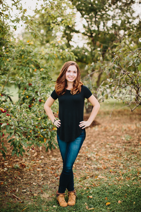 Senior Girl Photography Poses by Meredith Washburn Peoria, Illinois